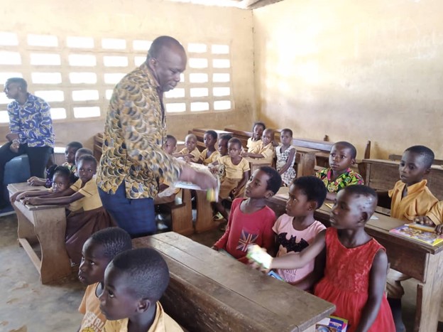 DCE FOR JUABOSO DISTRICT PAYS A VISIT TO LESS PRIVILEGED SCHOOLS WITHIN THE DISTRICT